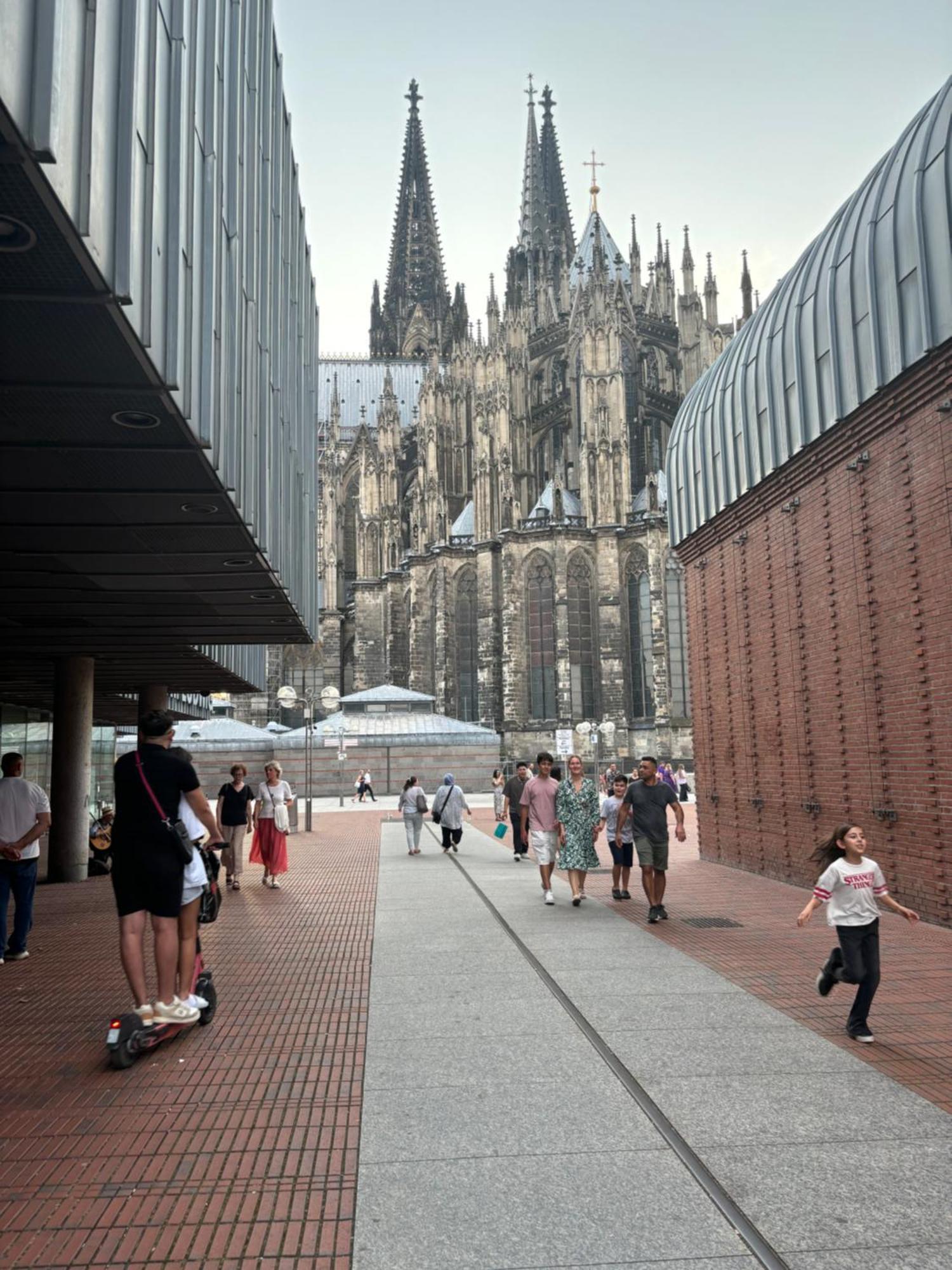 Koeln Wohnung 4 Min Naehe Von Hbf Und Dom Mit Garten ,Balkon & Office Eksteriør bilde